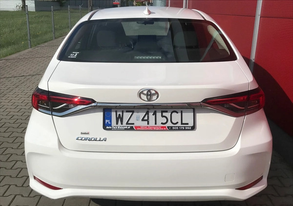 Toyota Corolla cena 75900 przebieg: 79211, rok produkcji 2020 z Lipsk małe 211